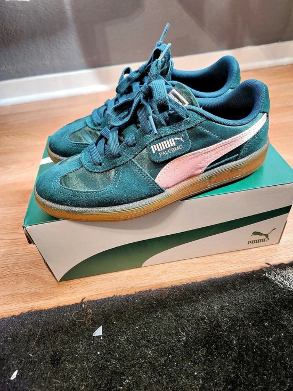 Puma Future Rider Satin Wn's Sneakers Green & Pink US 8 Like New